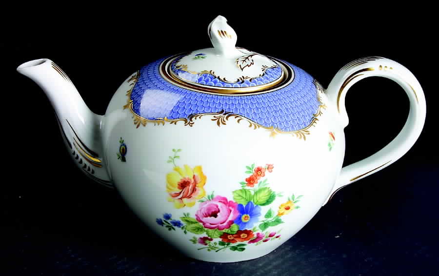 Coburg Teapot & Lid by Hutschenreuther-1
