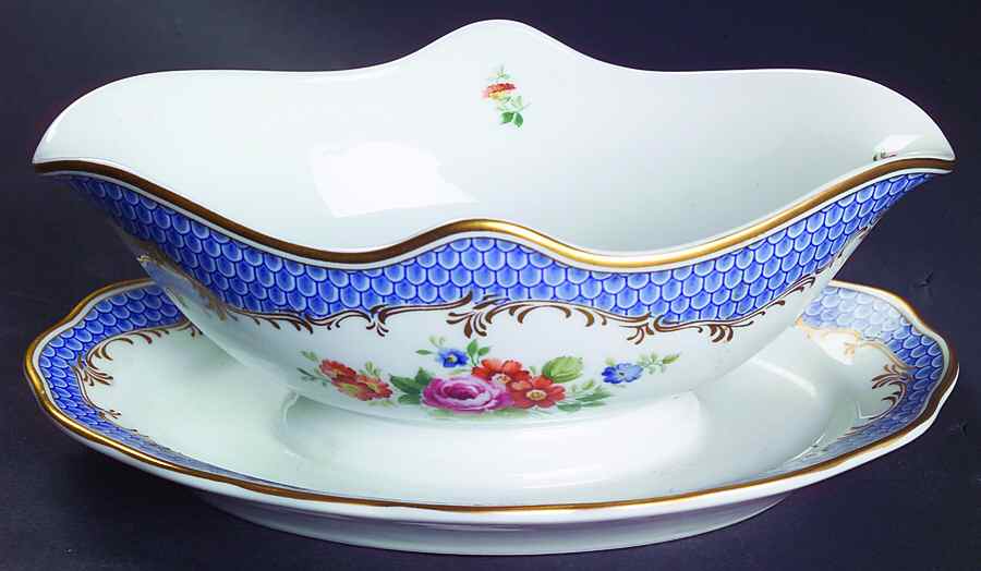 Coburg Gravy Boat with Attached Underplate by Hutschenreuther-1