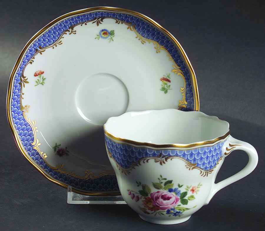 Coburg Flat Cup & Saucer Set by Hutschenreuther-1