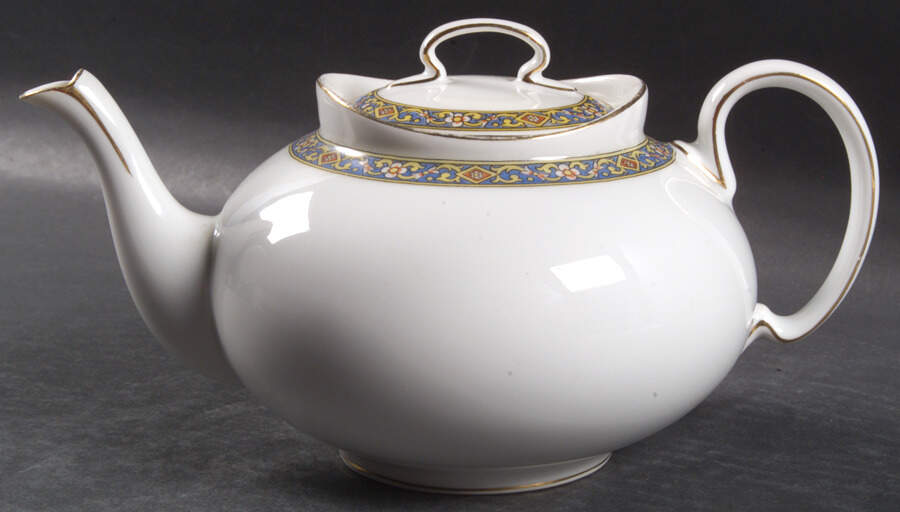 The Coburg Teapot & Lid by Hutschenreuther-1