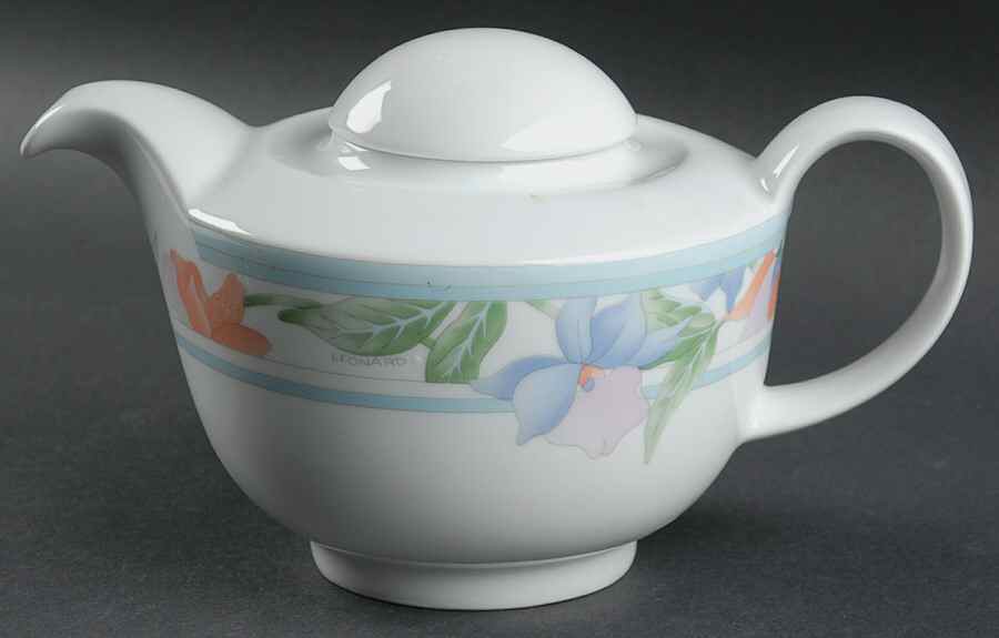 Como Teapot & Lid by Hutschenreuther-1