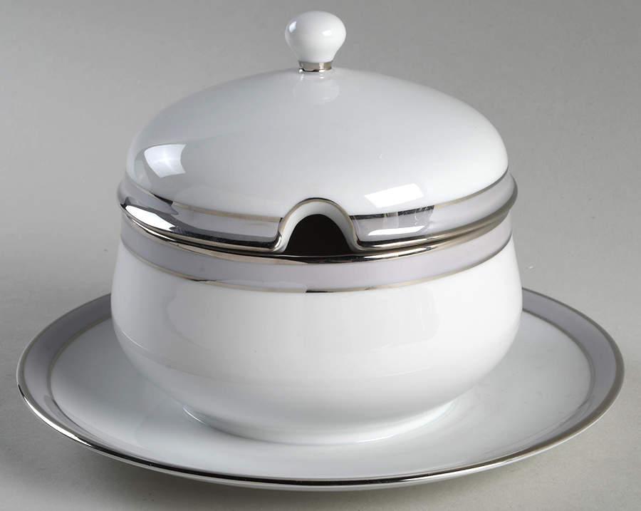 Davos Gravy Boat w/Attached Underplate & Lid by Hutschenreuther-1