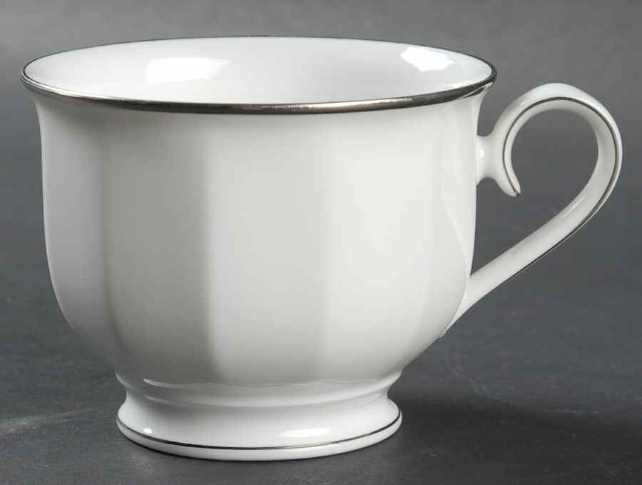 Diamond Footed Cup by Hutschenreuther-1