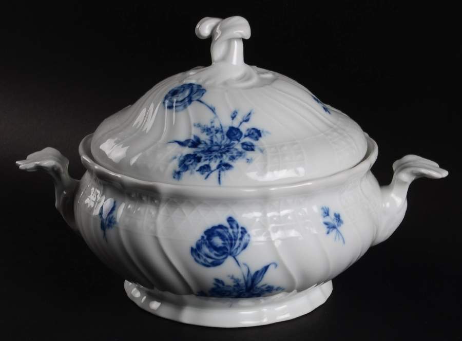 Dresden Blau Round Covered Vegetable by Hutschenreuther-1