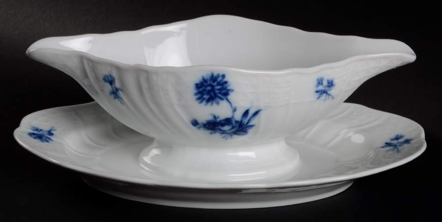 Dresden Blau Gravy Boat with Attached Underplate by Hutschenreuther-1