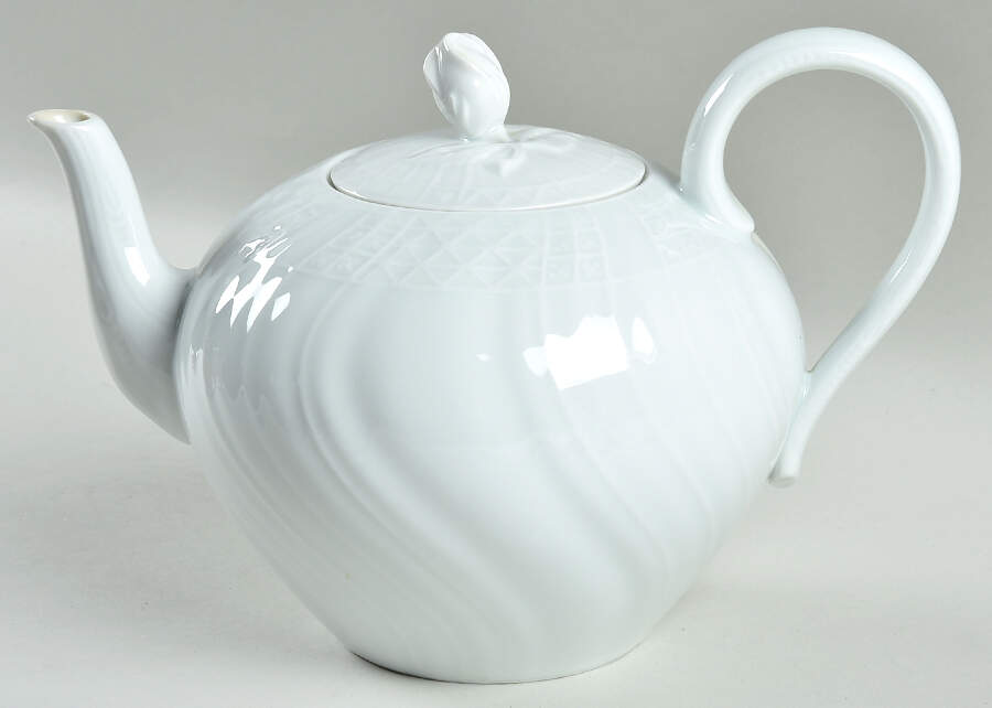 Dresden All White Teapot & Lid by Hutschenreuther-1