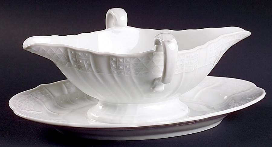 Dresden All White Gravy Boat with Attached Underplate by Hutschenreuther-1