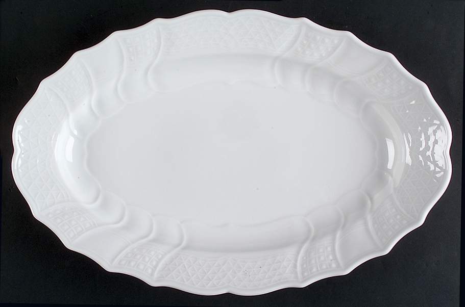 Dresden All White 15" Oval Serving Platter by Hutschenreuther-1