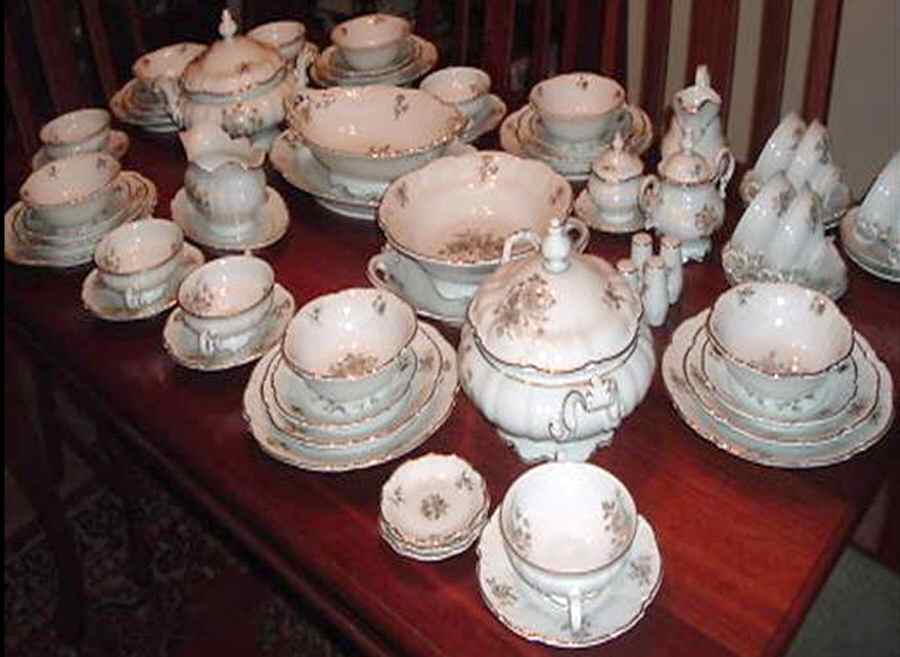 Empire Rose Salt & Pepper Set by Hutschenreuther-1