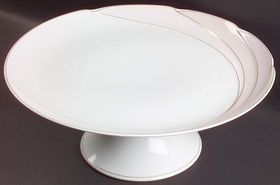 En Vogue 13" Diameter Pedestal Cake Stand by Hutschenreuther-1