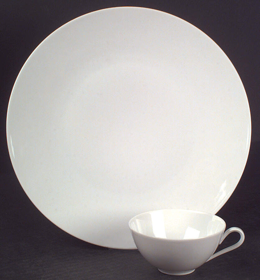 Favorit (Undecorated) Dinner Plate by Hutschenreuther-1