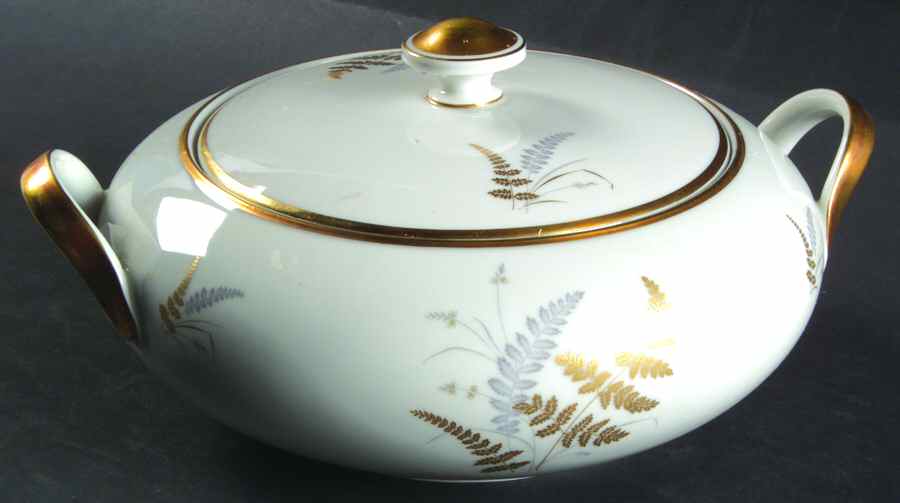 The Ferndale Round Covered Vegetable by Hutschenreuther-1