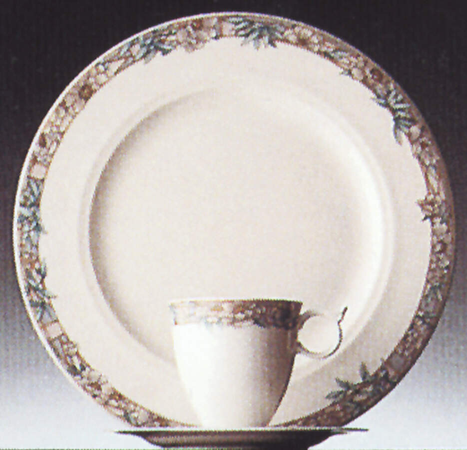 Fleurette Dinner Plate by Hutschenreuther-1