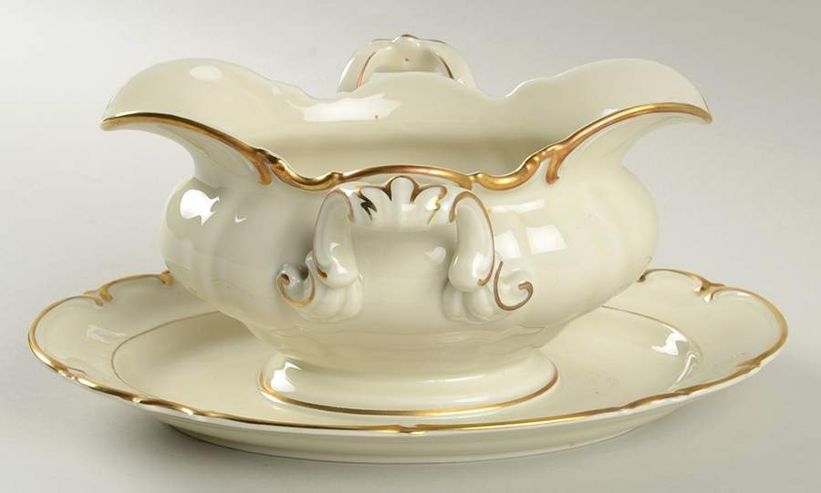 Hamilton Gravy Boat with Attached Underplate by Hutschenreuther-1