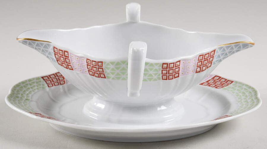Hannover Gravy Boat with Attached Underplate by Hutschenreuther-1