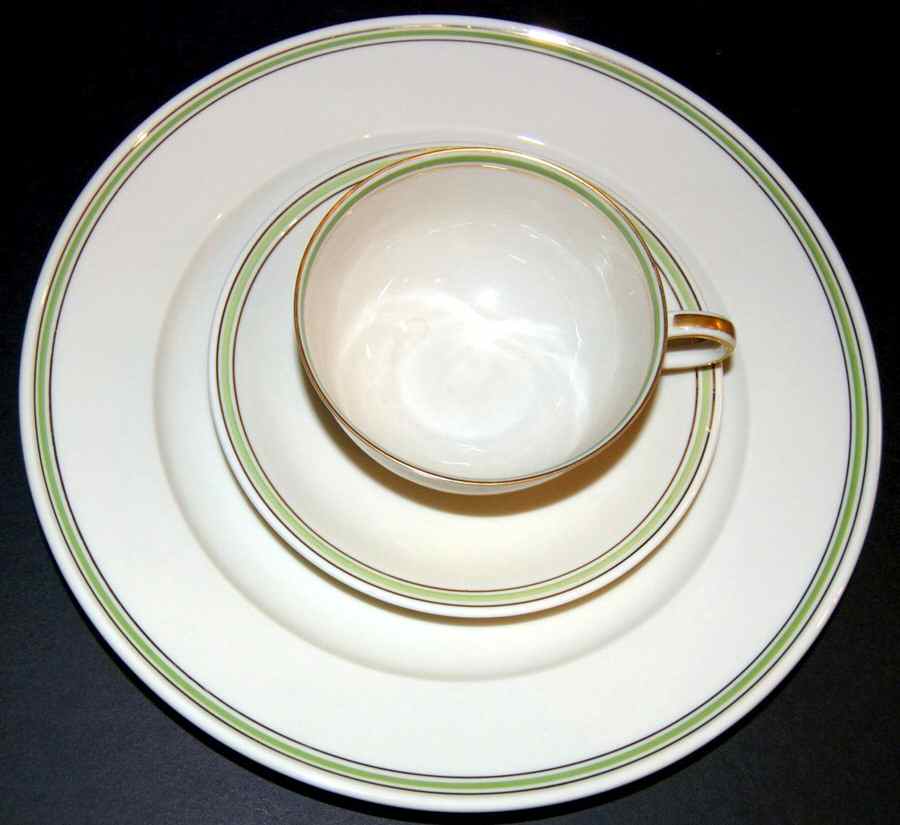 HUT104 Footed Cup & Saucer Set by Hutschenreuther-1