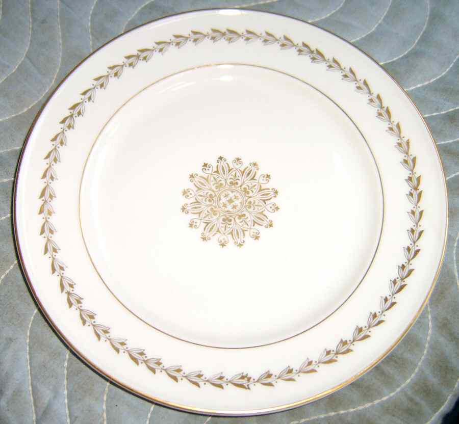 HUT138 Dinner Plate by Hutschenreuther-1