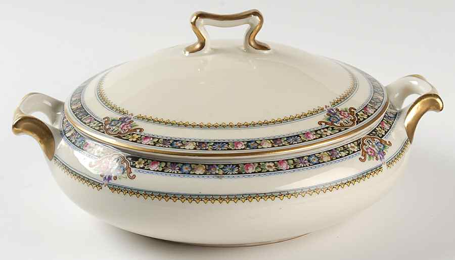 HUT158 Round Covered Vegetable by Hutschenreuther-1