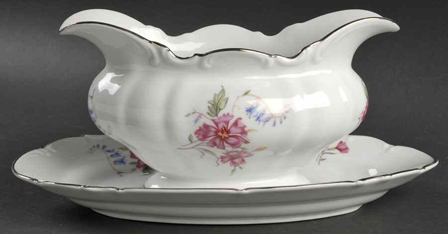 HUT18 Gravy Boat with Attached Underplate by Hutschenreuther-1