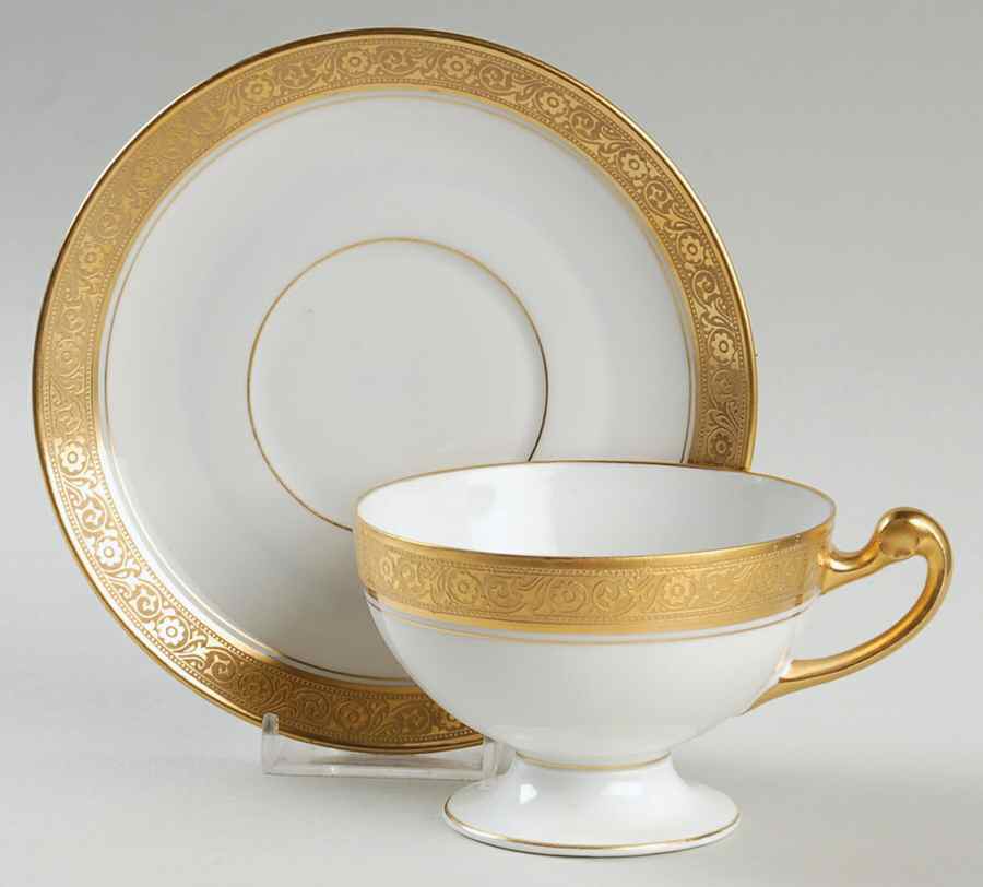 HUT184 Footed Cup & Saucer Set by Hutschenreuther-1