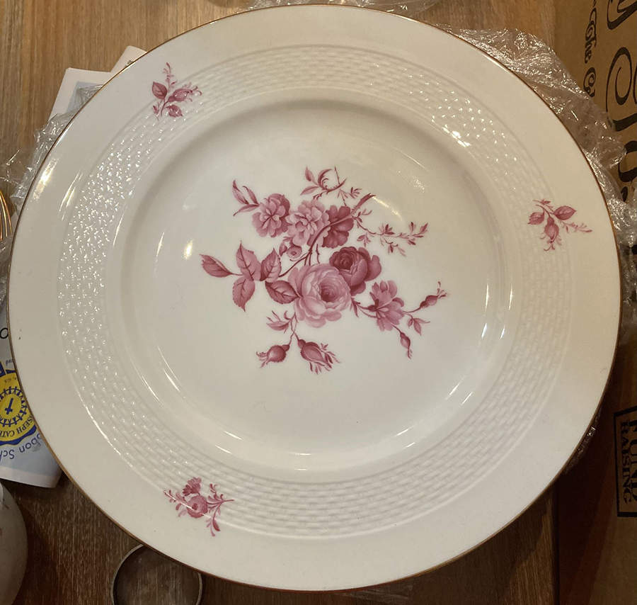 HUT201 Dinner Plate by Hutschenreuther-1