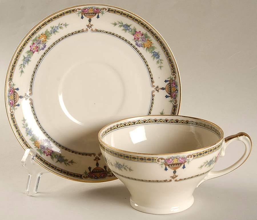 HUT208 Footed Cup & Saucer Set by Hutschenreuther-1
