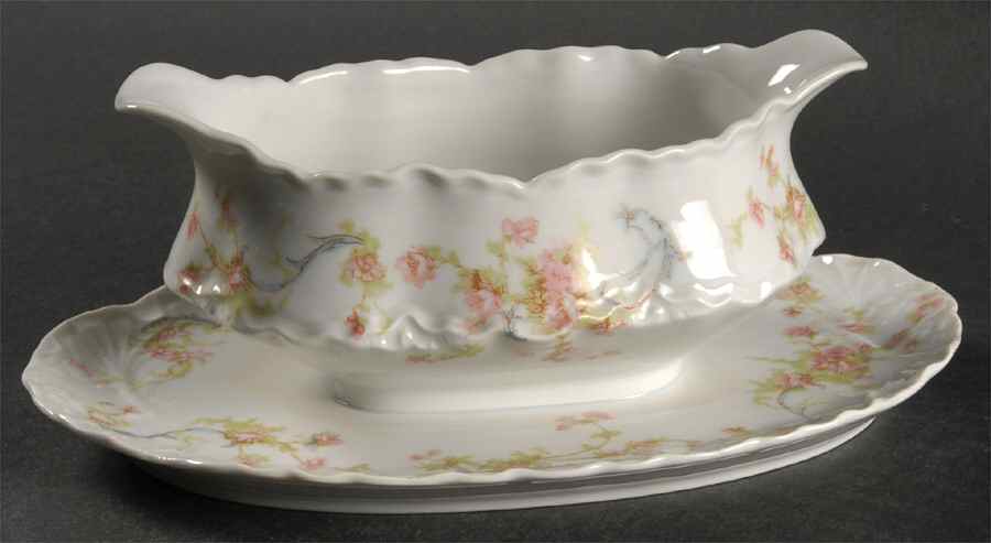 HUT23 Gravy Boat with Attached Underplate by Hutschenreuther-1