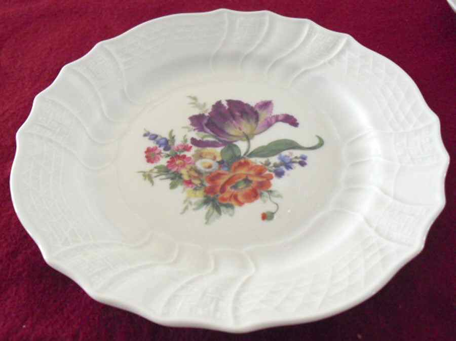 HUT232 Salad Plate by Hutschenreuther-1