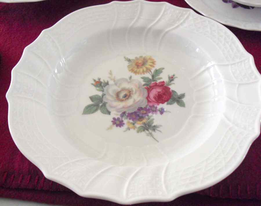HUT232 Large Rim Soup Bowl by Hutschenreuther-1