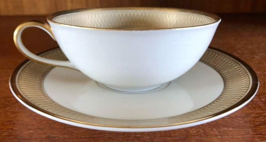 HUT243 Flat Cup & Saucer Set by Hutschenreuther-1