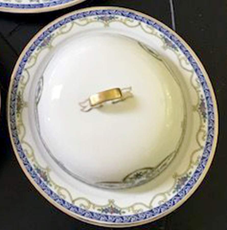 HUT253 Round Covered Butter by Hutschenreuther-1
