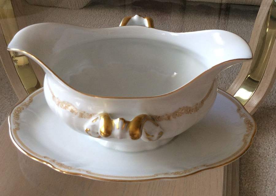 30769 Gravy Boat with Attached Underplate by Hutschenreuther-1