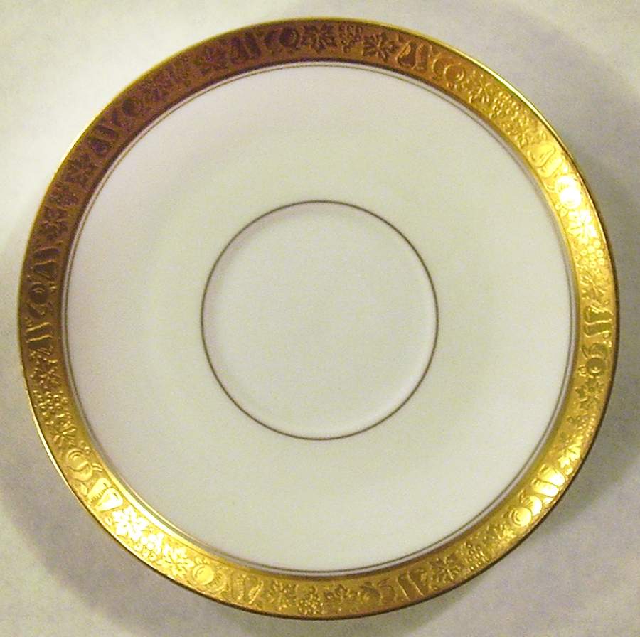 HUT307 Saucer by Hutschenreuther-1