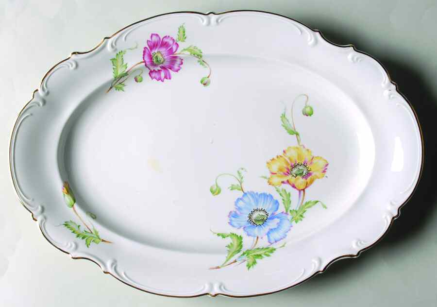 9041 15" Oval Serving Platter by Hutschenreuther-1