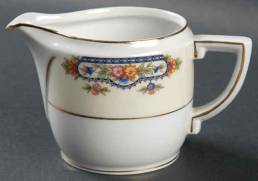 HUT349 Creamer by Hutschenreuther-1