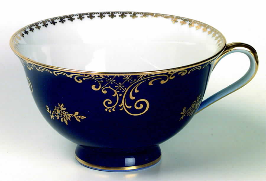 HUT35 Footed Cup by Hutschenreuther-1