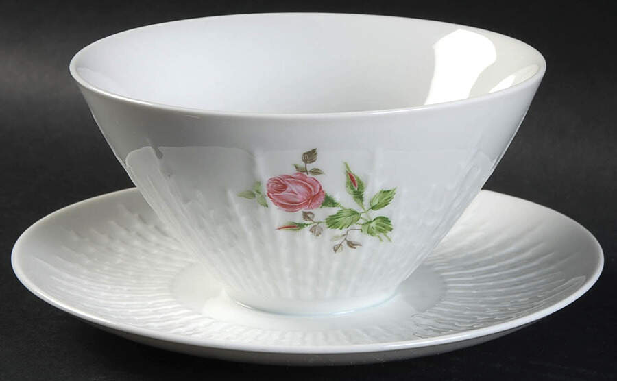 HUT39 Gravy Boat with Attached Underplate by Hutschenreuther-1