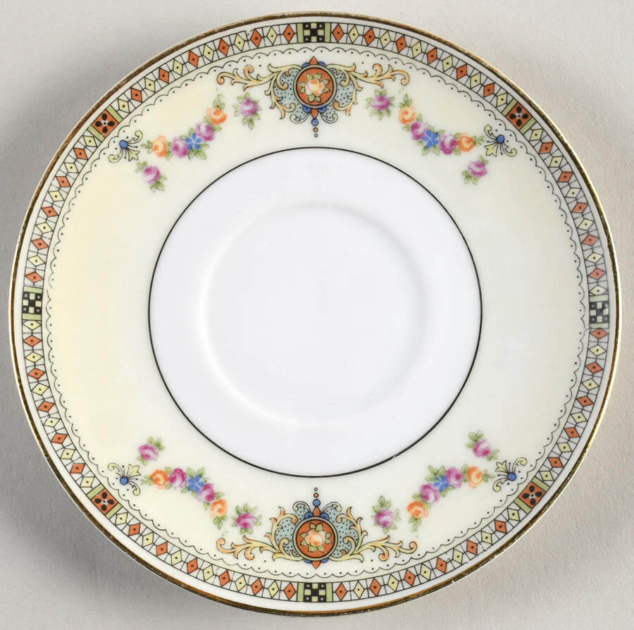 HUT4 Saucer by Hutschenreuther-1