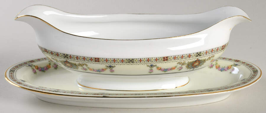 HUT4 Gravy Boat with Attached Underplate by Hutschenreuther-1