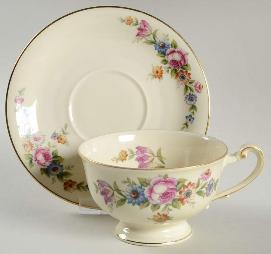 HUT401 Footed Cup & Saucer Set by Hutschenreuther-1