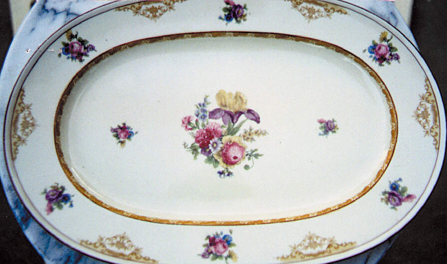 HUT402 16" Oval Serving Platter by Hutschenreuther-1