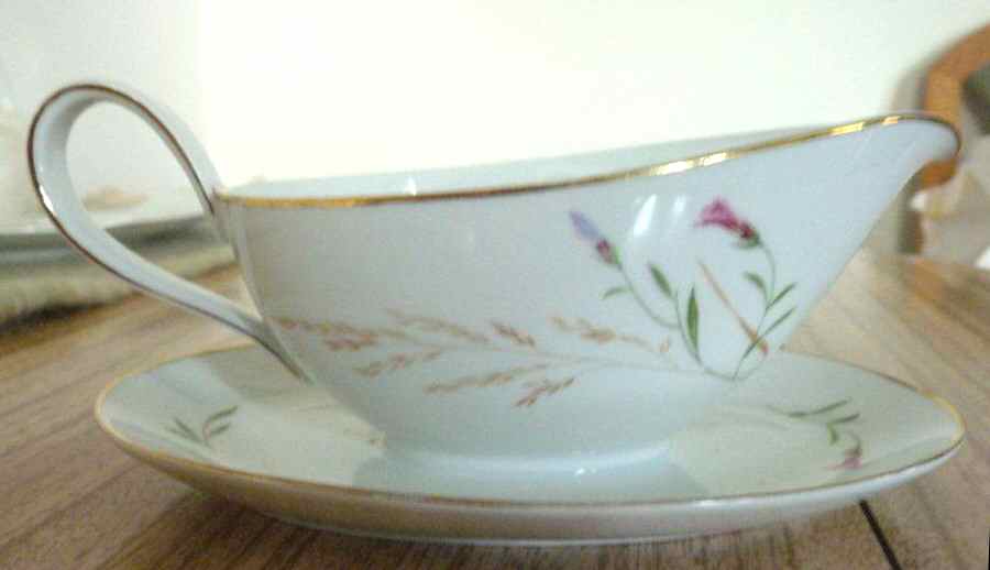 8288 Gravy Boat with Attached Underplate by Hutschenreuther-1