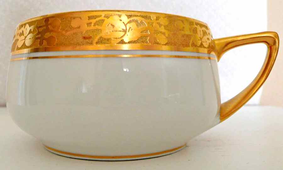 HUT44 Flat Cup by Hutschenreuther-1