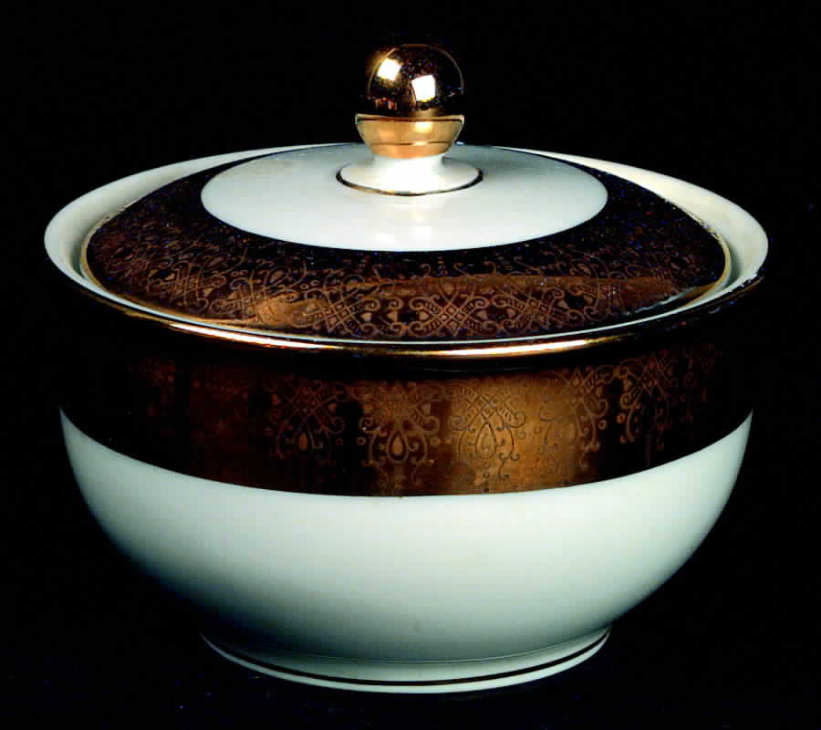 HUT451 Sugar Bowl & Lid by Hutschenreuther-1