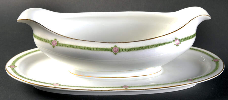 HUT455 Gravy Boat with Attached Underplate by Hutschenreuther-1