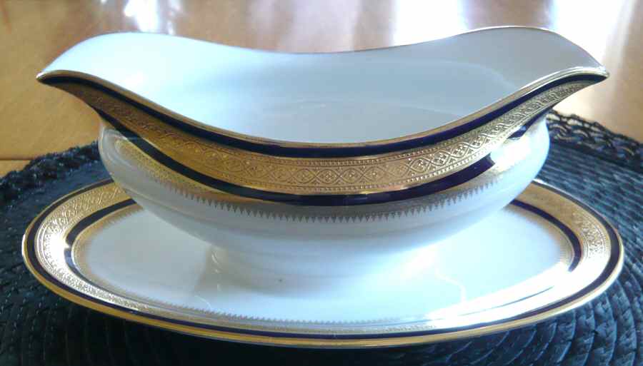13462 Gravy Boat with Attached Underplate by Hutschenreuther-1