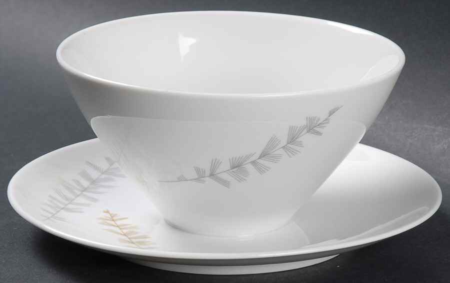 8895 (No Trim) Gravy Boat with Attached Underplate by Hutschenreuther-1