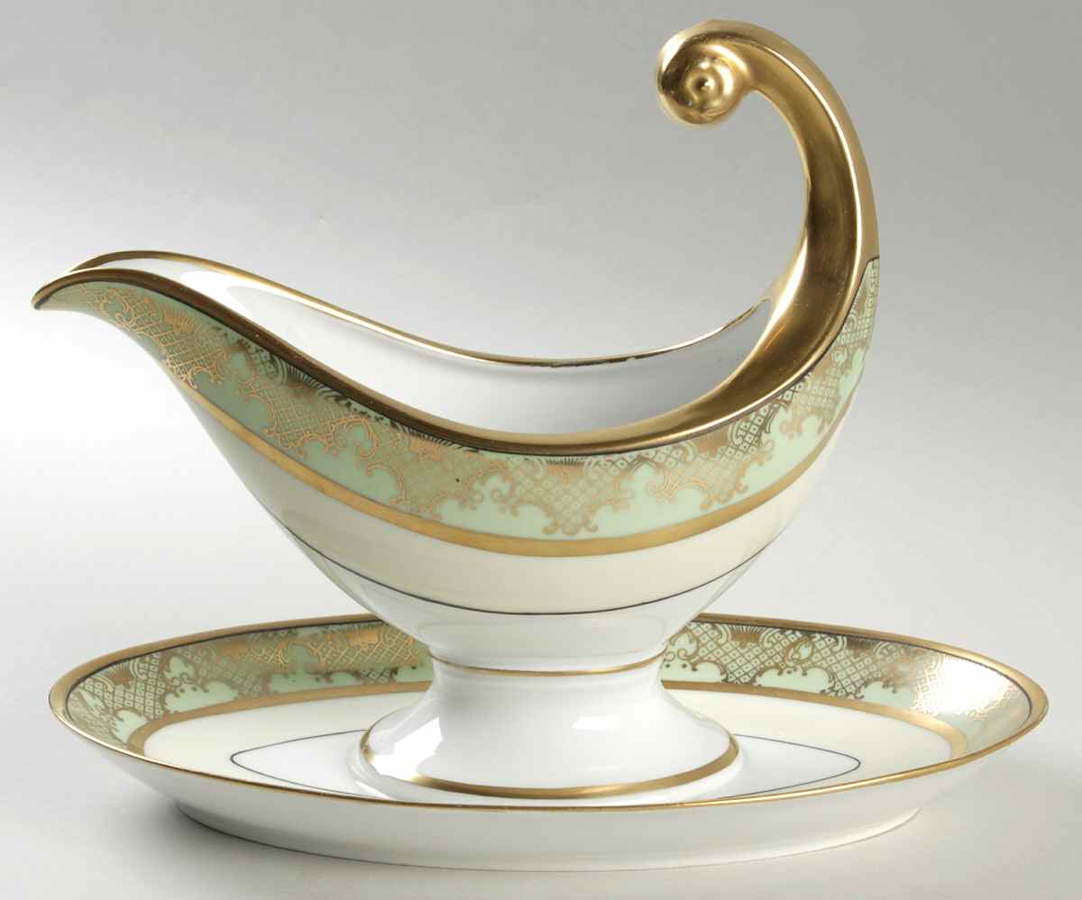HUT537 Gravy Boat with Attached Underplate by Hutschenreuther-1