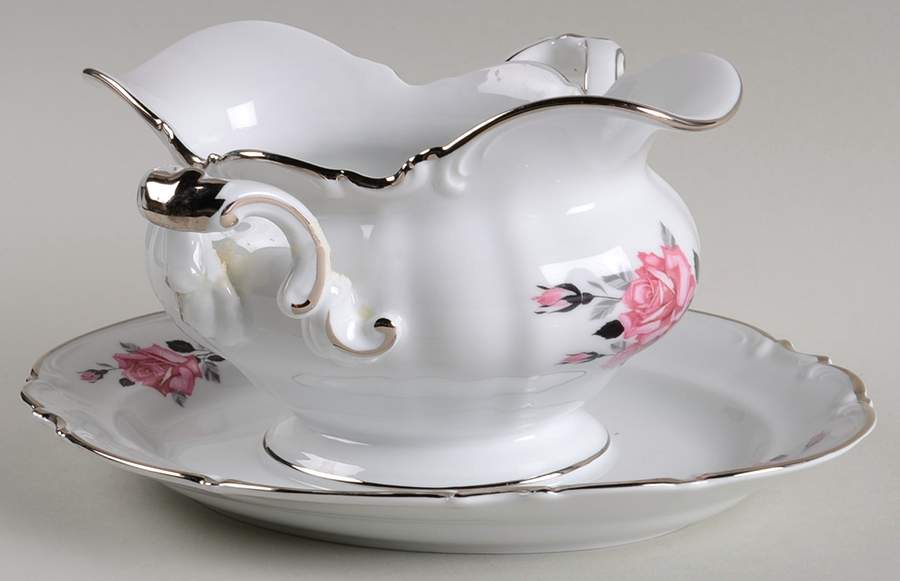 HUT55 Gravy Boat with Attached Underplate by Hutschenreuther-1