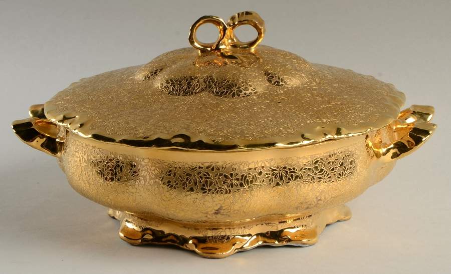 HUT558 Round Covered Vegetable by Hutschenreuther-1